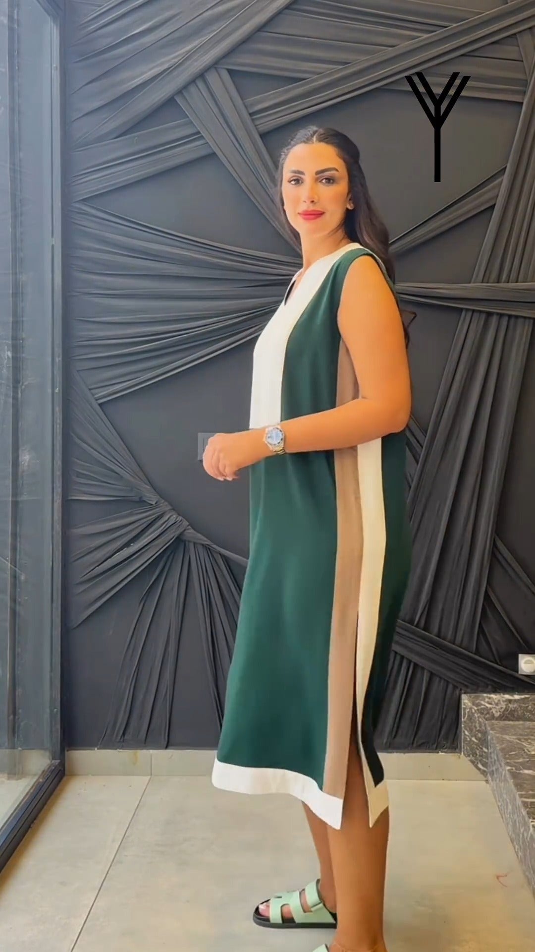 Vestido Karina – Estilo Minimalista com Toque Moderno