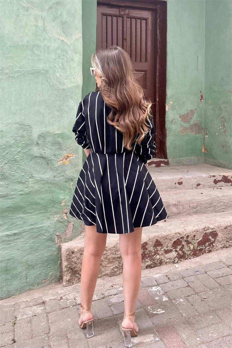 Vestido Estela - Um look moderno e elegante para mulheres que valorizam estilo e sofisticação.